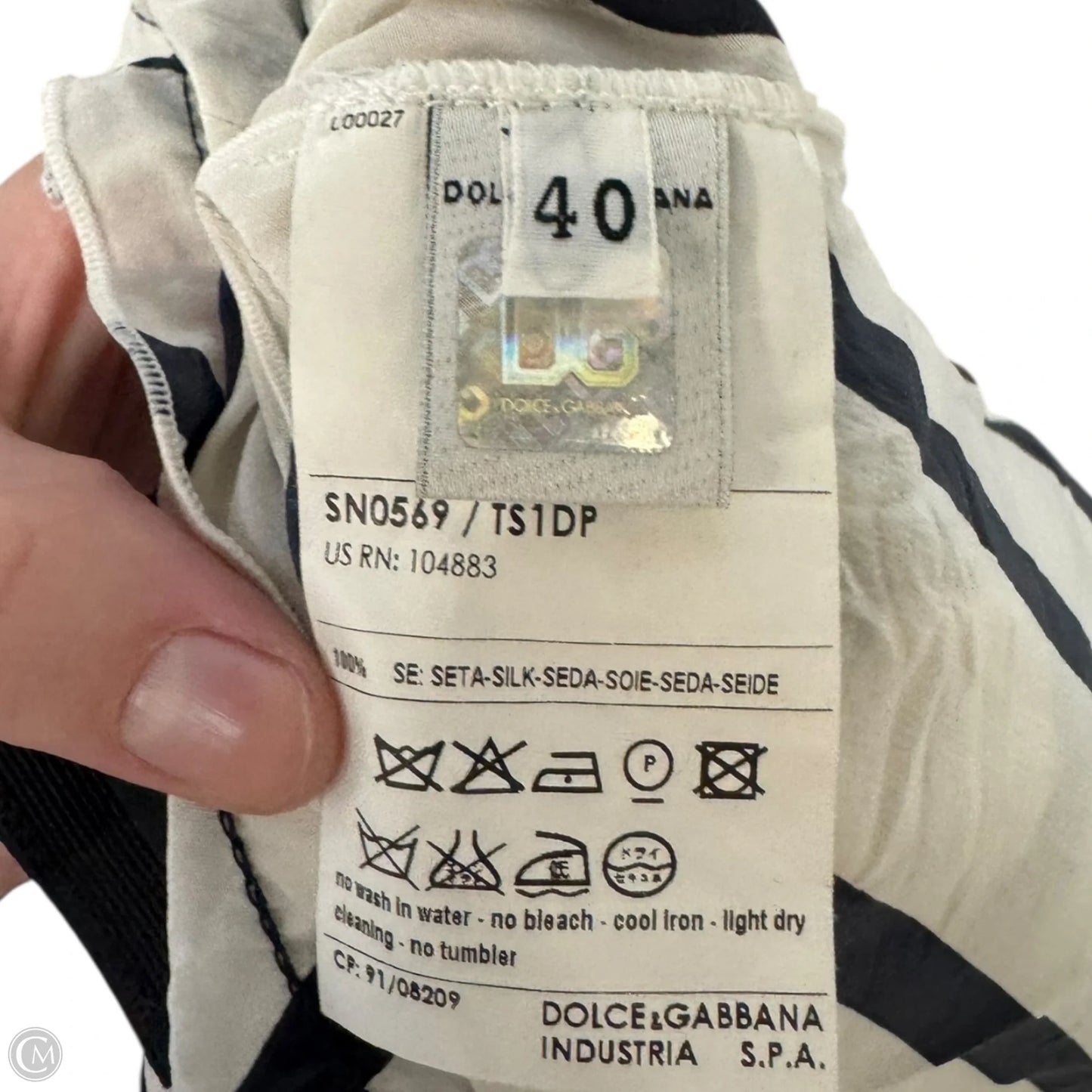 Silk Top Sleeveless Luxury Designer By Dolce And Gabbana In Striped Pattern, Size: M