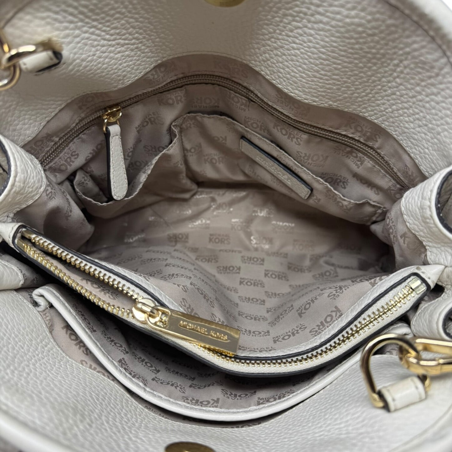 Hutton Dome Top Handle Crossbody Handbag Leather By Michael By Michael Kors Size: Medium