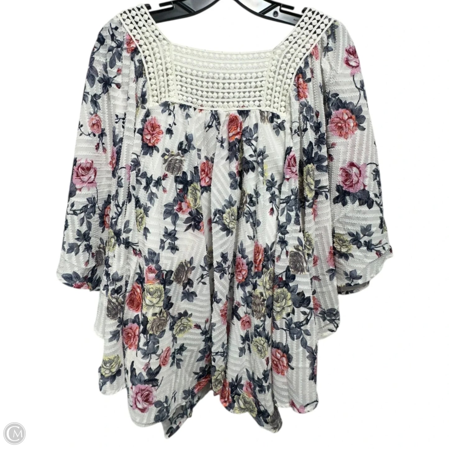Top Short Sleeve By Chelsea And Theodore In Floral Print, Size: 2x