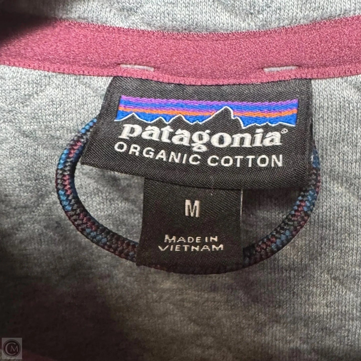 Athletic Top Long Sleeve Collar By Patagonia In Grey, Size: M