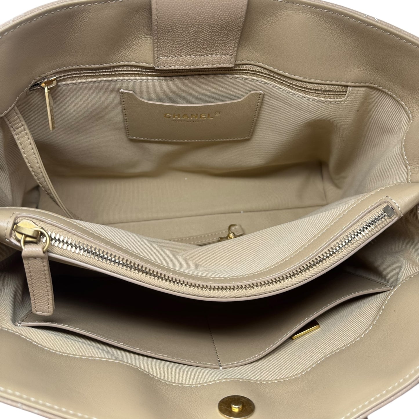 RARE 24S Coco Shiny Caviar Quilted Chain Top Handle Shopping Bag Luxury Designer By Chanel, Size: Medium