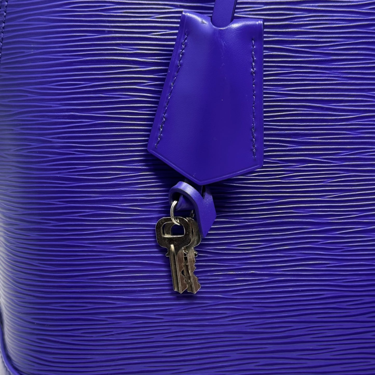 Alma MM Epi Figue Handbag Luxury Designer By Louis Vuitton, Size: Medium