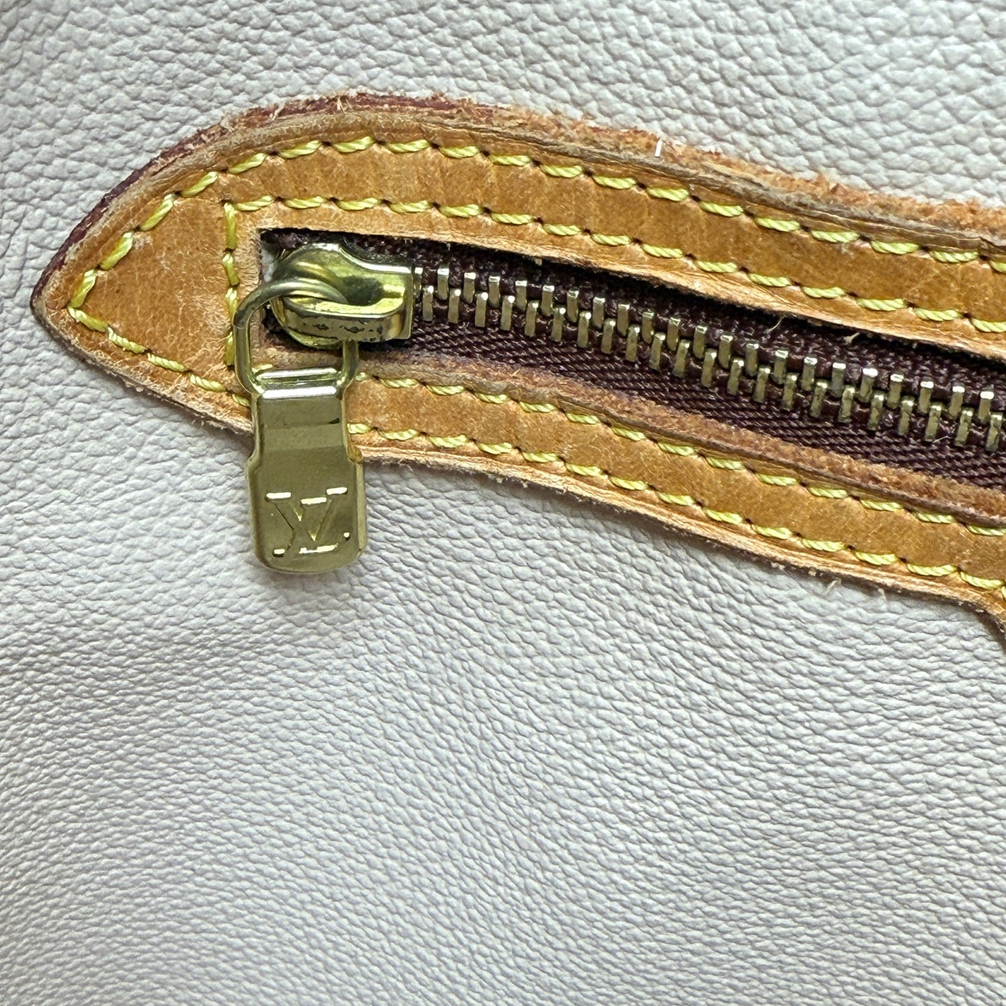 2002 Monogram Petit Bucket 23 Tote  Luxury Designer By Louis Vuitton, Size: Small