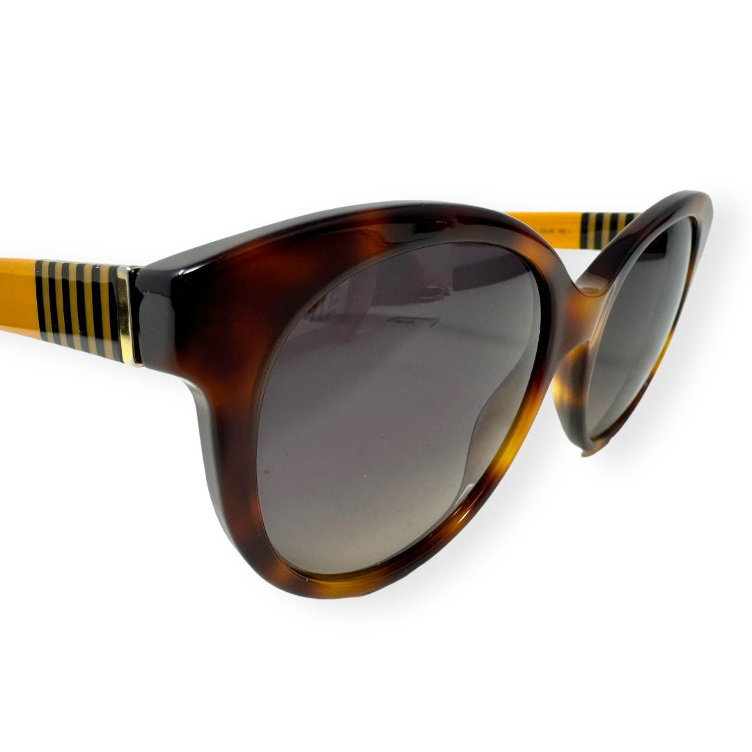 Cat Eye Sunglasses Luxury Designer By Fendi