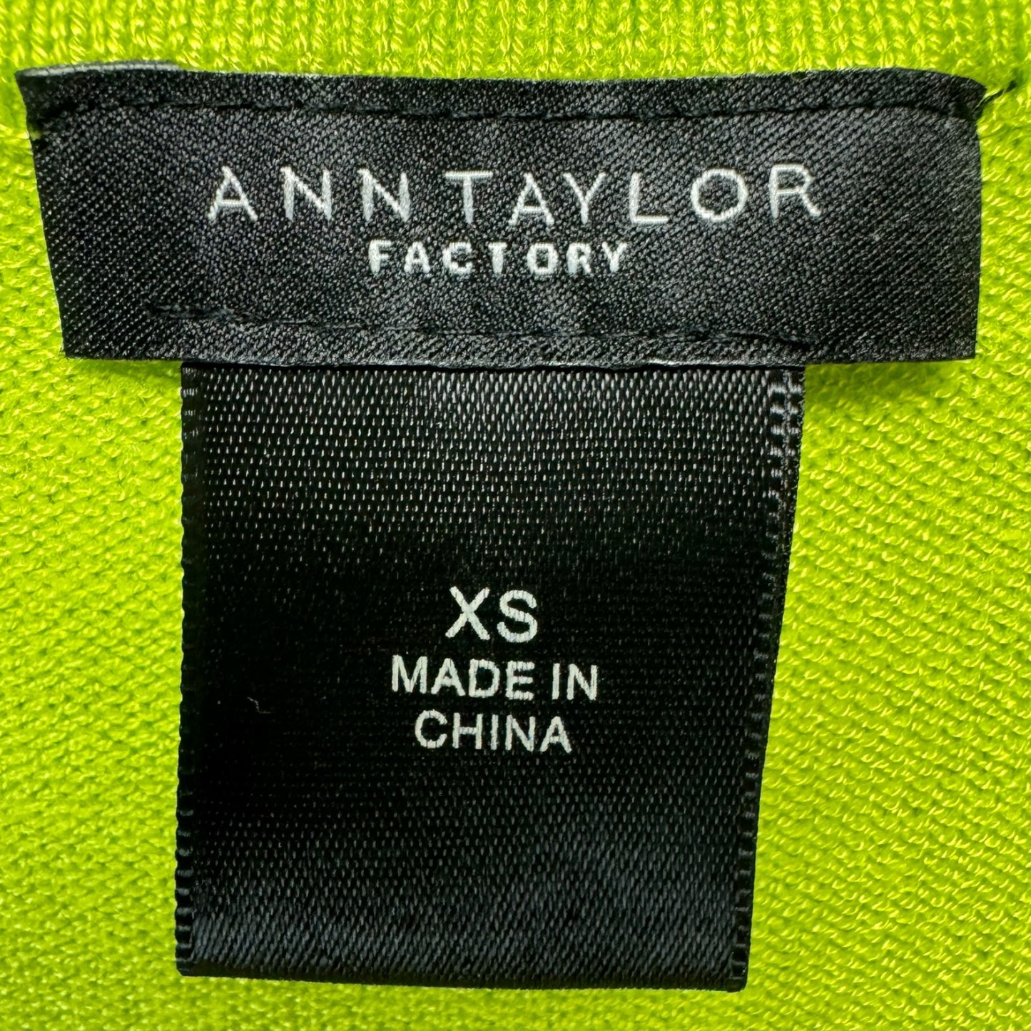 Sweater By Ann Taylor In Green, Size: XS