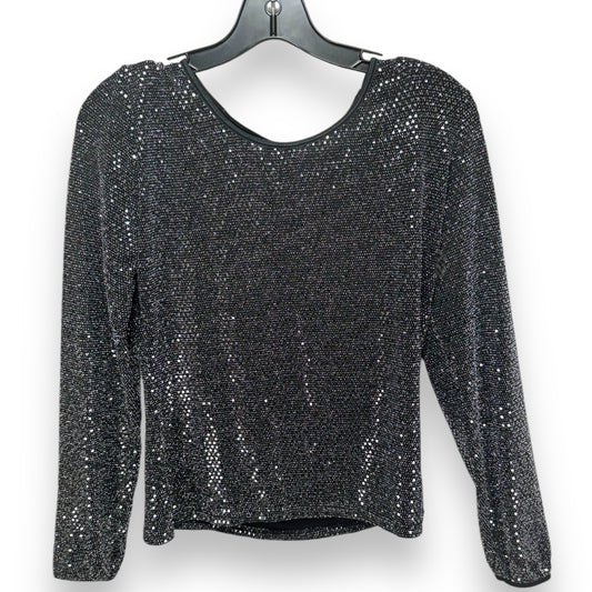 Top Long Sleeve By Unbranded In Silver, Size: M