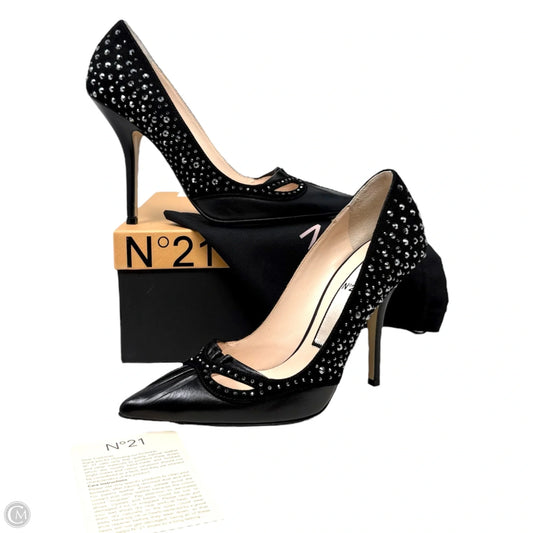 Capretto Camoscio Crystal Embellished Cutout Stiletto Pumps By N° 21 In Black, Size: US 8.5/IT 38.5