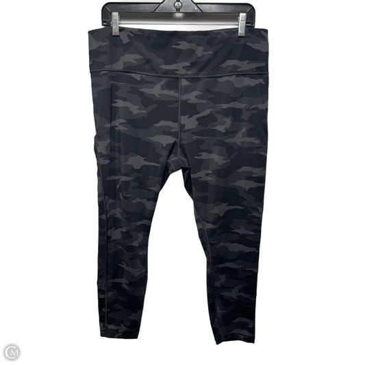 Ultimate 7/8 Tight Athletic Leggings By Athleta In Camouflage Print, Size: Xl