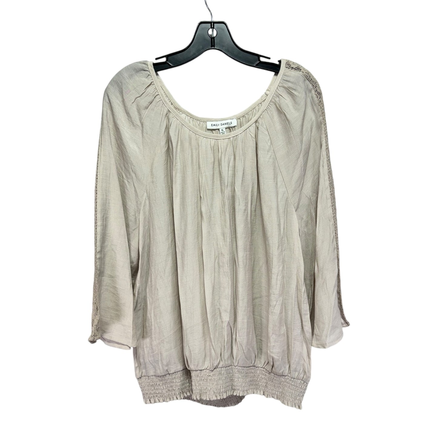 Top Long Sleeve By Emily Daniels In Beige, Size: Xl