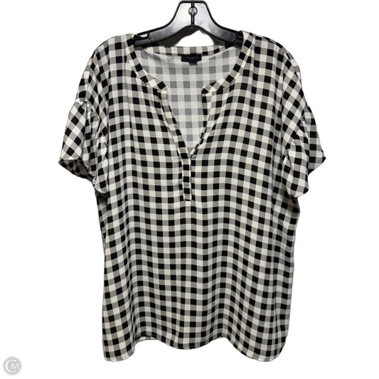 Top Short Sleeve By Ann Taylor In Checkered Pattern, Size: Xl