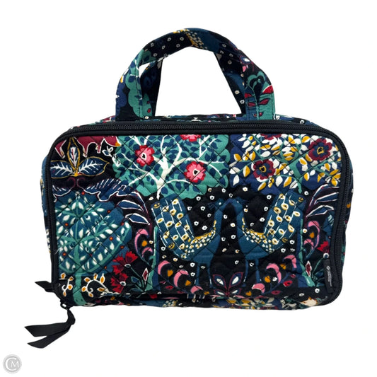 Makeup Bag By Vera Bradley, Size: Medium