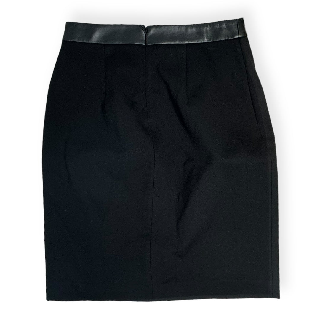 Black Skirt Mini & Short White House Black Market, Size 0