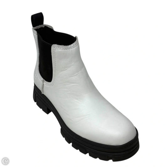 Ashton Chelsea Boots Designer By Ugg In White, Size: 9