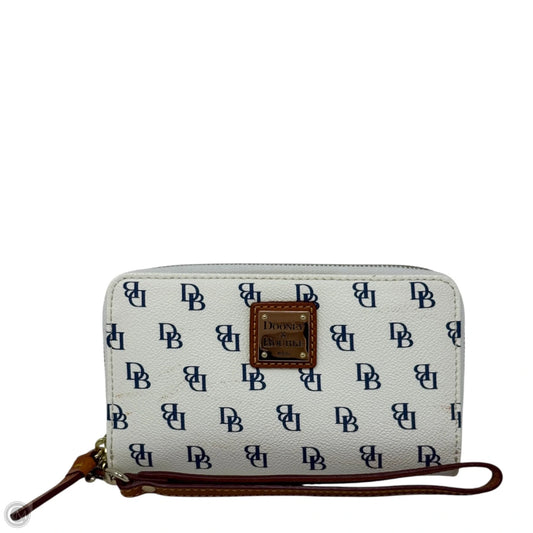 Wristlet Designer By Dooney And Bourke, Size: Medium