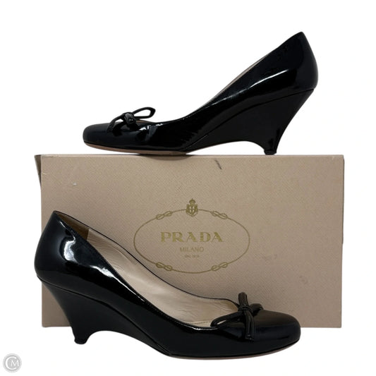 Patent Leather Bow Pumps Luxury Designer By Prada In Black, Size: 9 (IT 39)