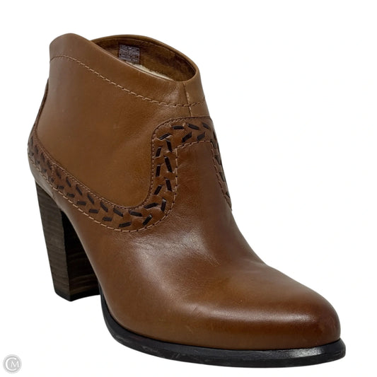 Charlotte Ankle Boots Designer By Ugg In Brown, Size: 10