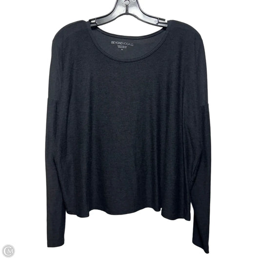 Athletic Top Long Sleeve Crewneck By Beyond Yoga In Black, Size: Xl