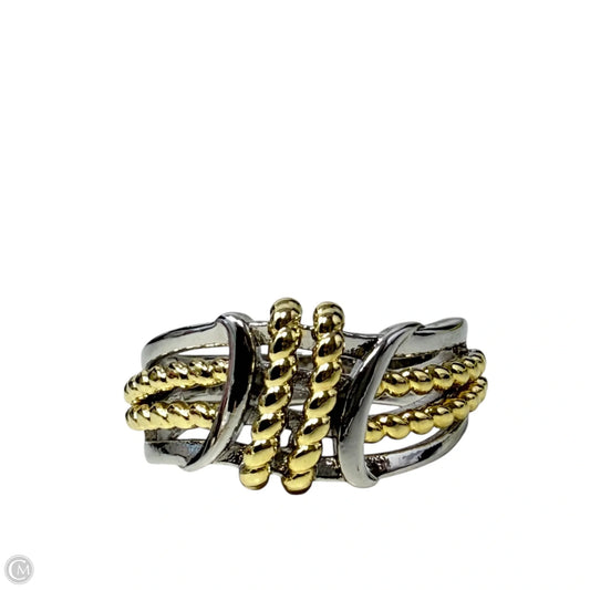 Two Tone Wavy Band Ring Size: 7