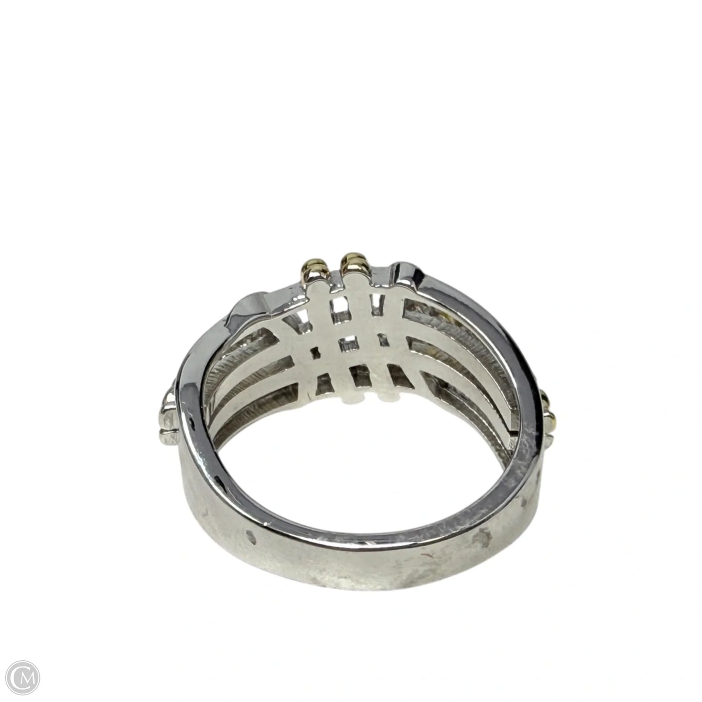 Two Tone Wavy Band Ring Size: 7