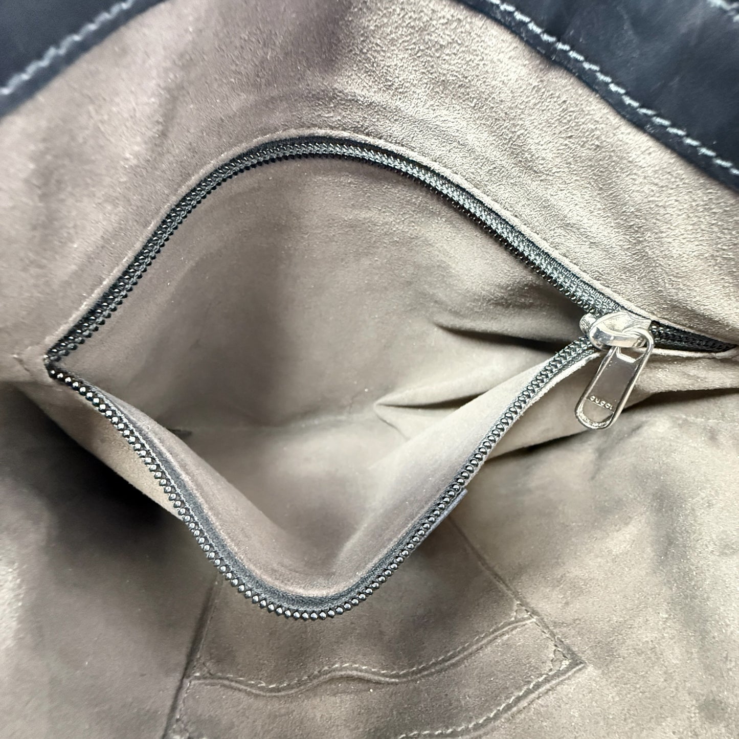 Guccissima Signature Leather Messenger Bag  Luxury Designer By Gucci, Size: Small