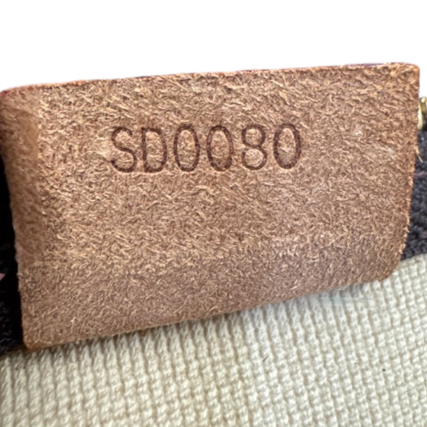 Vintage 2000 Pullman 60 Monogram Canvas & Vachetta Leather Suitcase Luxury Designer By Louis Vuitton, Size: Large