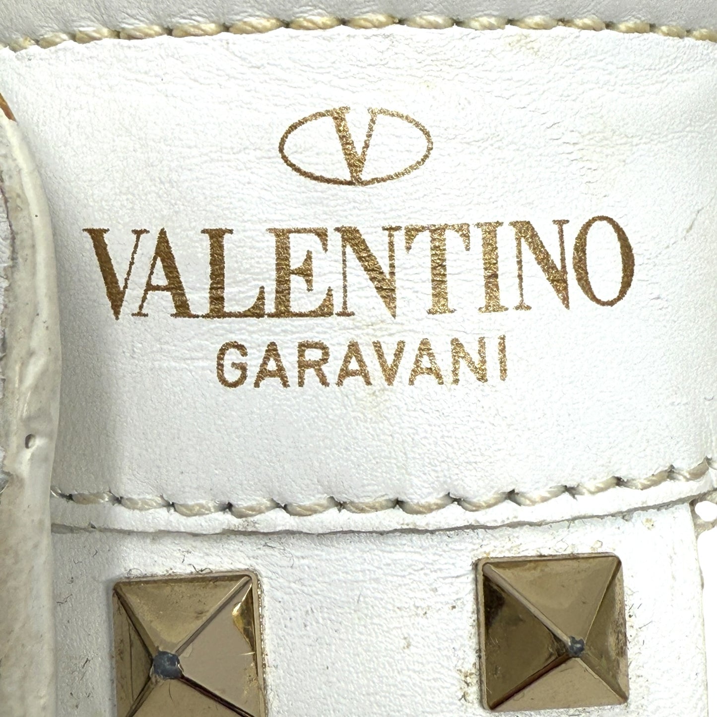 Rockstud Heart Sneakers Luxury Designer By Valentino-garavani In Red & White, Size: 9