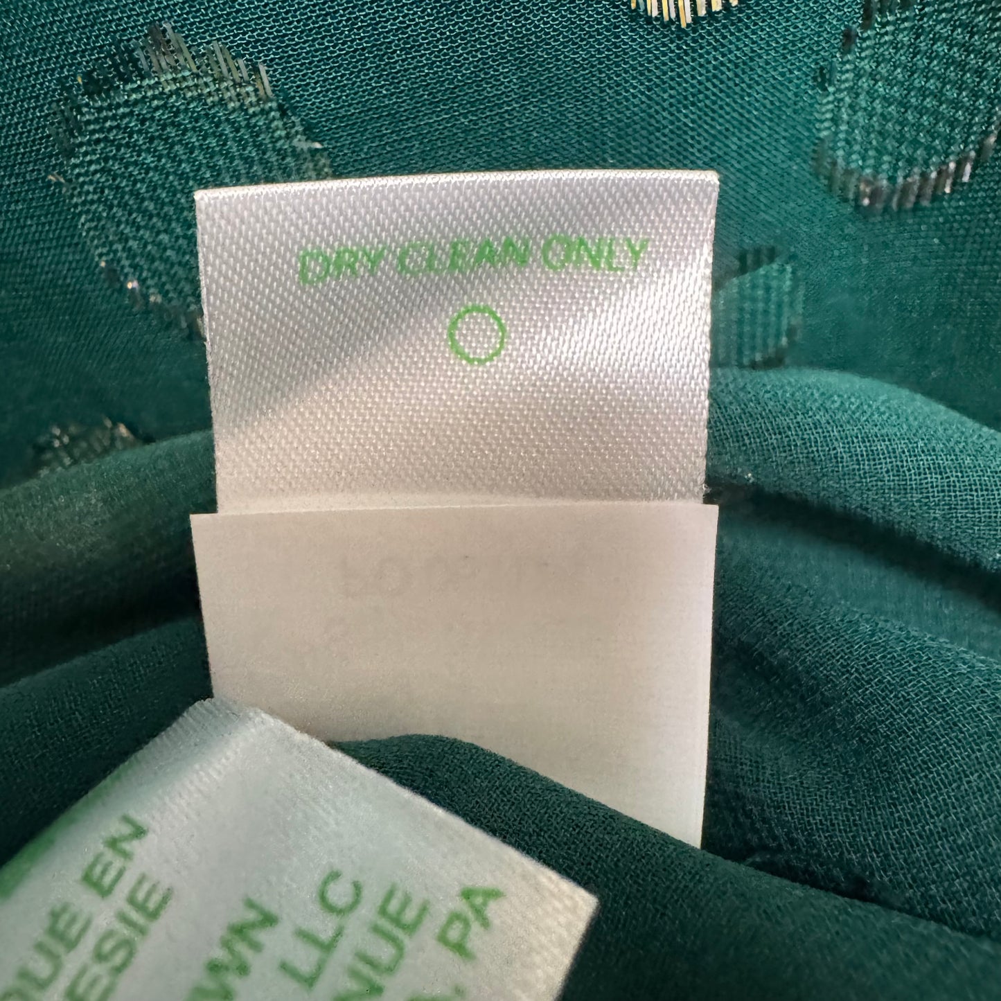 Rayalynne Silk Top Sleeveless Designer By Lilly Pulitzer In Villa Green Silk Bubbly Clip, Size: Xl