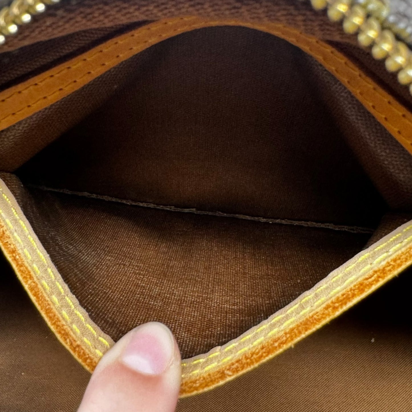 Montorgueil PM 2009 Monogram Shoulder Handbag Luxury Designer By Louis Vuitton, Size: Medium