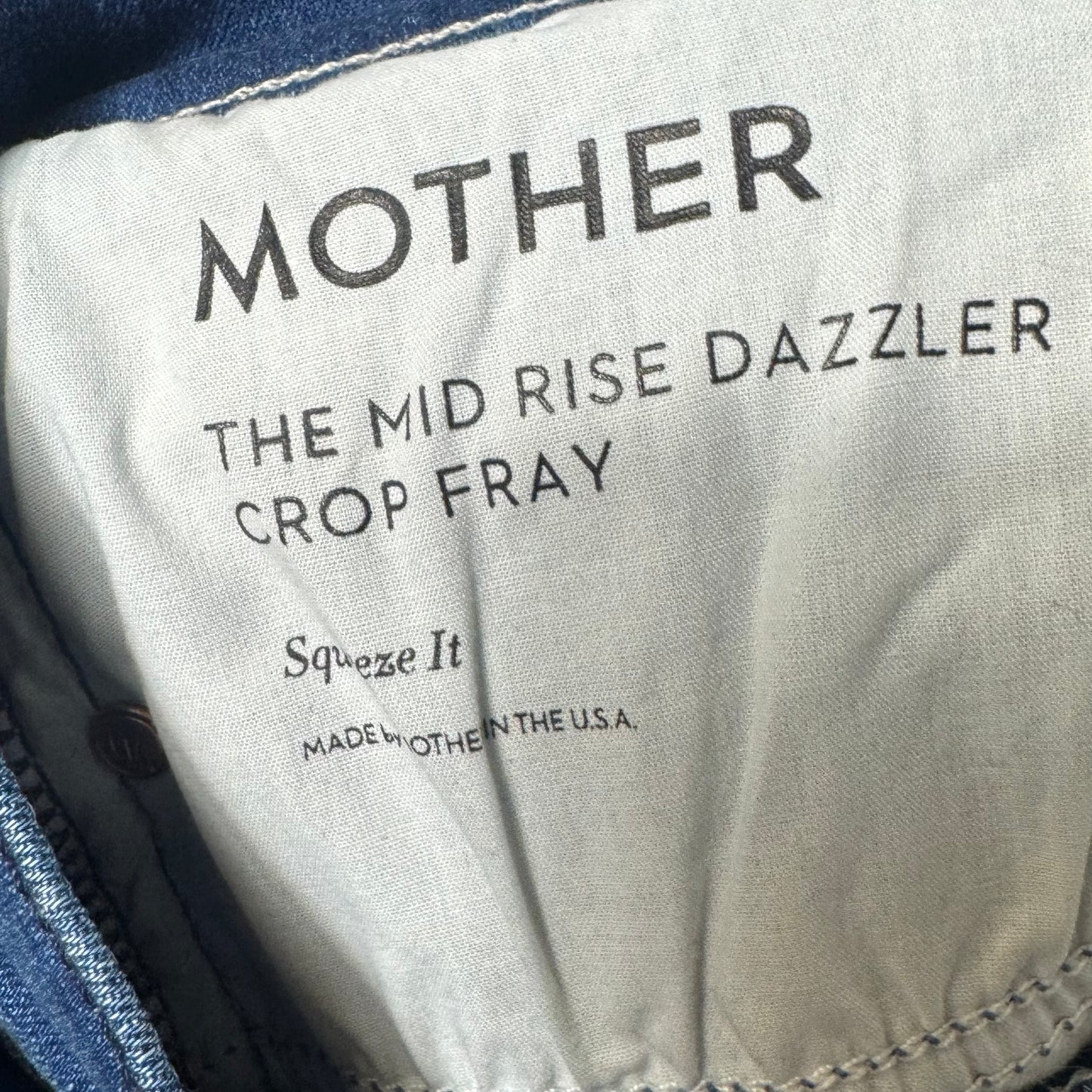 The Mid Rise Dazzler Crop Fray Jeans By Mother In Squeeze It, Size: 6