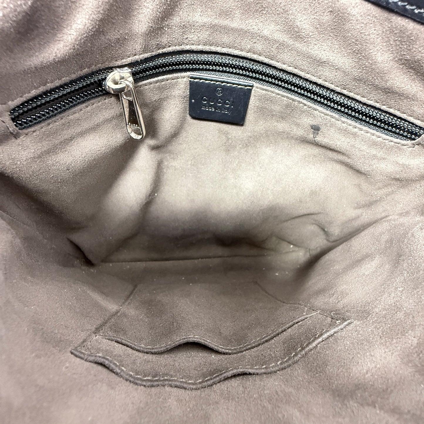 Guccissima Signature Leather Messenger Bag  Luxury Designer By Gucci, Size: Small