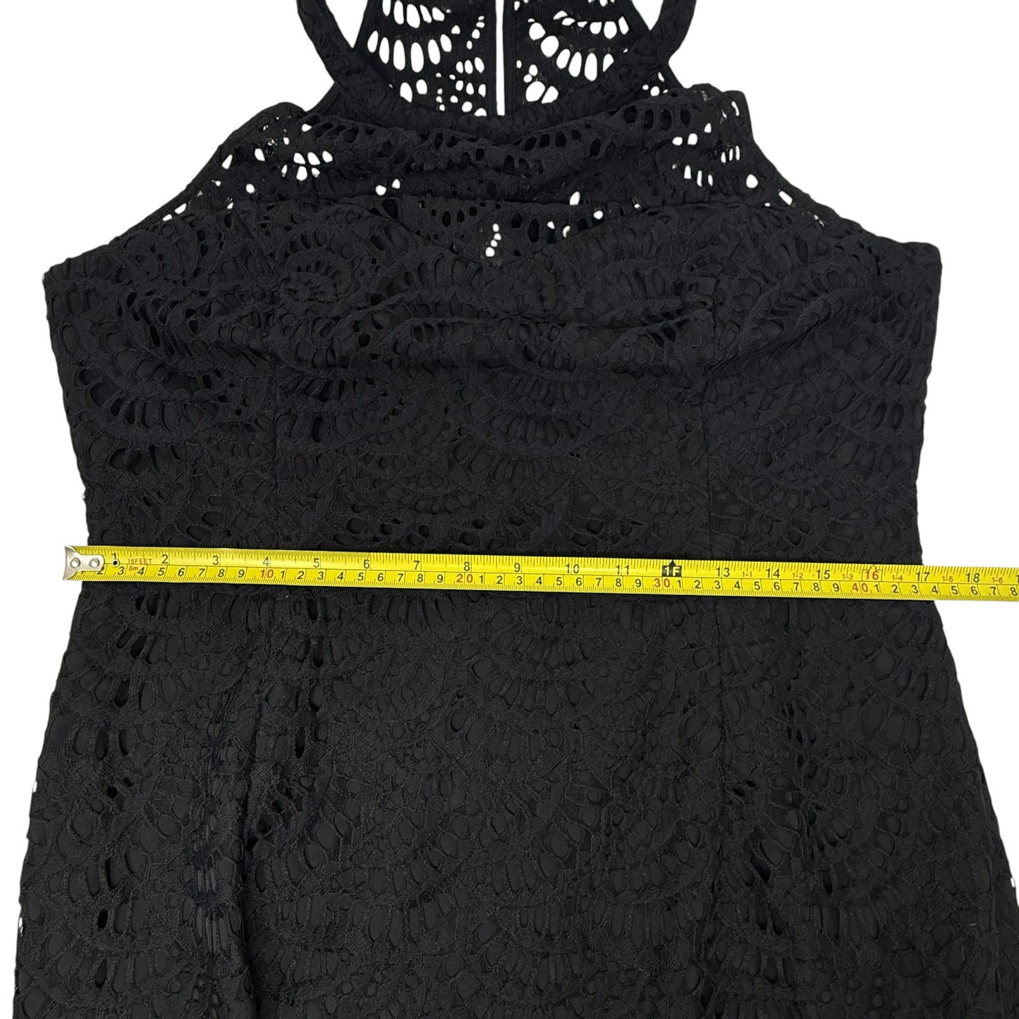 Kenna Lace Sheath Dress Designer By Lilly Pulitzer In Onyx Scalloped Fan Lace, Size: M ESTIMATED