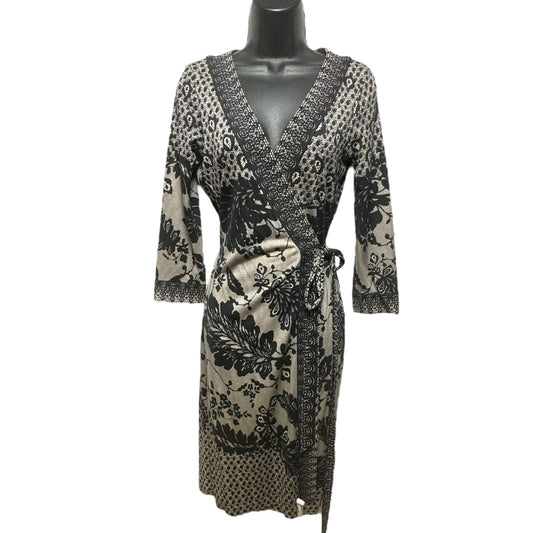 Inari Dress in Black Flutter Lace Designer By Diane Von Furstenberg  Size: 8